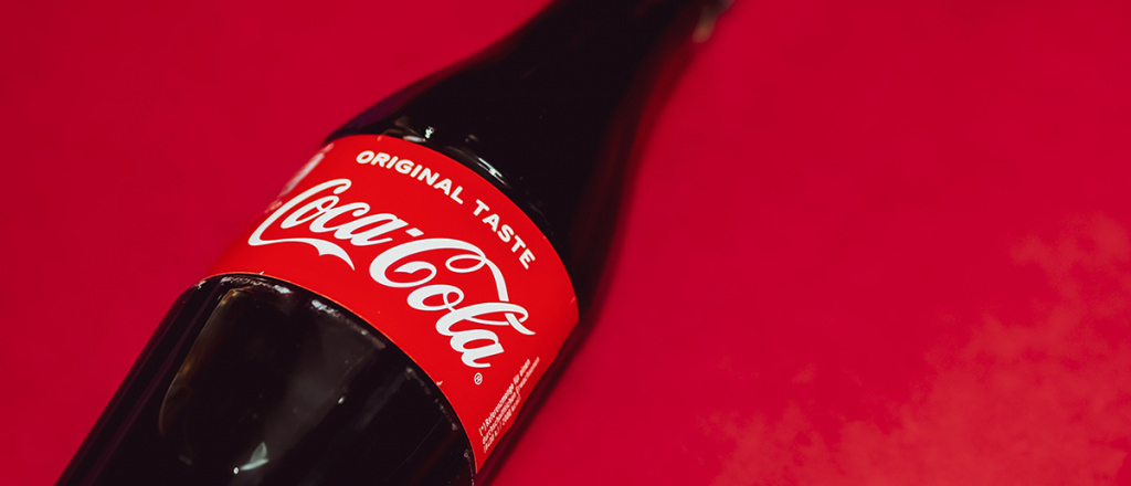 eksklyuzivnyy-al-bom-ot-zen-podpiski-yandeks-plyus-i-230-millionov-kaspi-bonusov-coca-cola-zapuskaet-unikal-nuyu-promo-akciyu