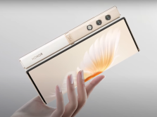 honor-predstavila-skladnoy-smartfon-v-vide-damskoy-sumki-s-ekranom-naruzhu