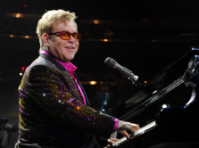 elton-dzhon-pereizdast-al-bom-madman-across-the-water