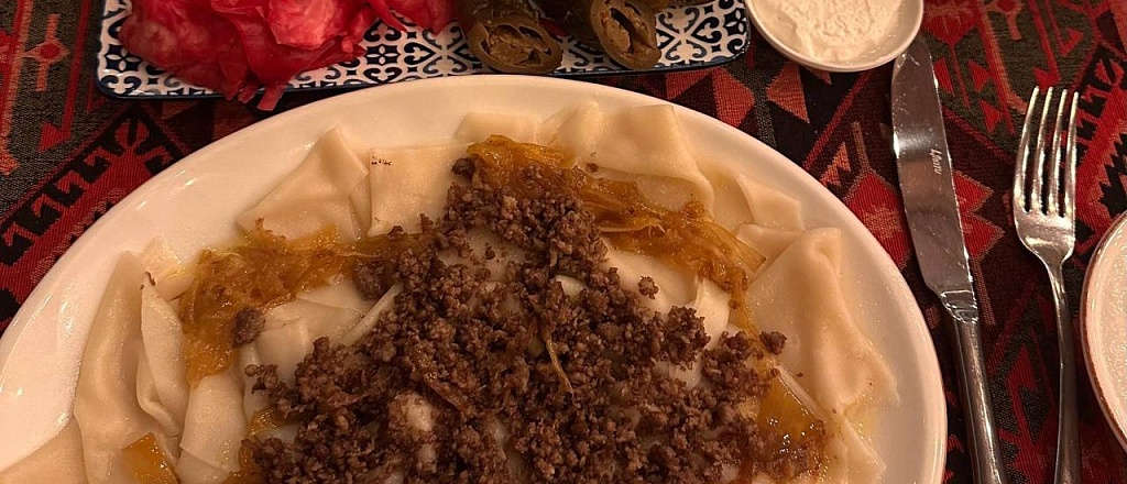 azerbaydzhanskaya-kuhnya-dolma-piti-i-dyushbara-gid-po-samym-vkusnym-blyudam