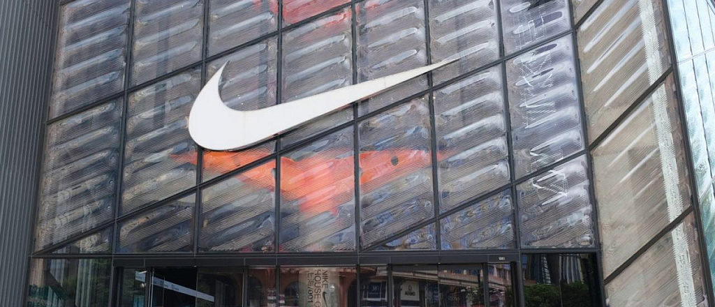 nike-otkroet-onlayn-magazin-virtual-nyh-krossovok