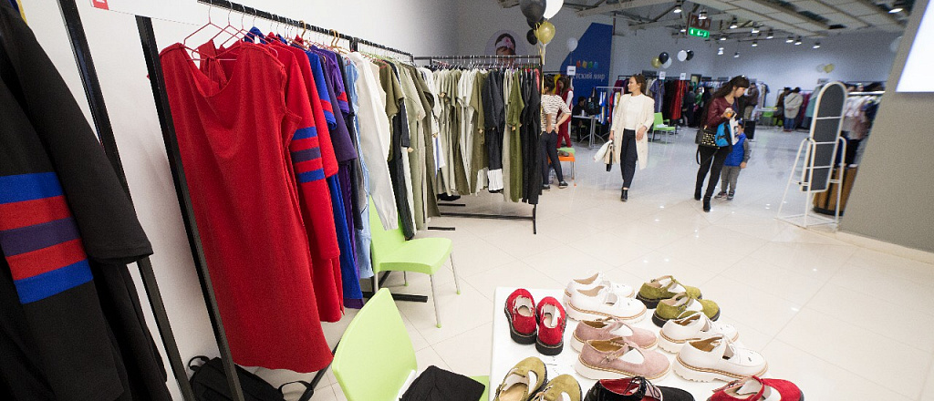 kazahstanskie-dizaynery-o-tom-zachem-oni-vystavlyayutsya-na-pop-shop-atyrau