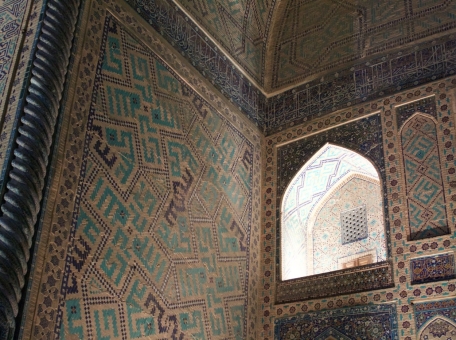 arhitekturnoe-nasledie-velikogo-shelkovogo-puti-samye-krasivye-karavan-sarai-medrese-i-mavzolei