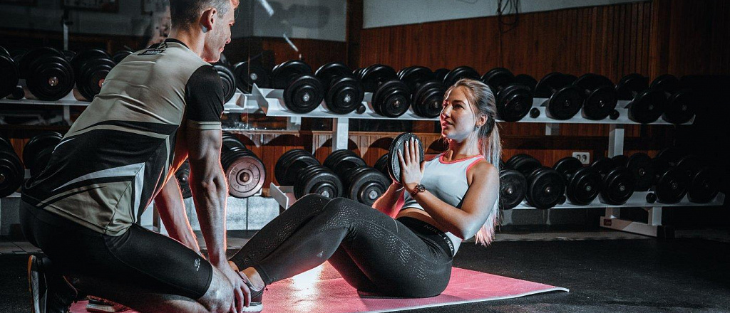 8-onlayn-kursov-dlya-teh-kto-hochet-stat-fitnes-trenerom