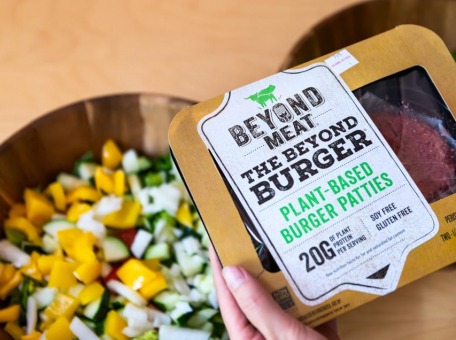 kim-kardash-yan-stala-konsul-tantom-po-vkusu-krupneyshego-proizvoditelya-rastitel-nogo-myasa-beyond-meat