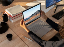 microsoft-predstavila-novyy-planshet-noutbuk-dlya-geymerov-i-naushniki-analog-airpods