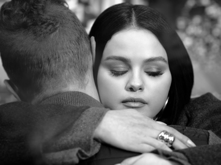 coldplay-i-selena-gomes-vypustili-sovmestnyy-klip