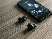 v-youtube-music-izmenili-dizayn-pleera-i-dobavili-teksty-pesen