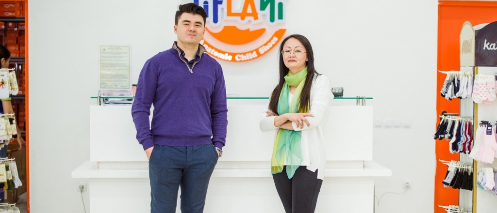 semeynoe-delo-rayhan-sahariyanovoy-i-shyngysa-akylbay-set-obuvnyh-magazinov-tiflani