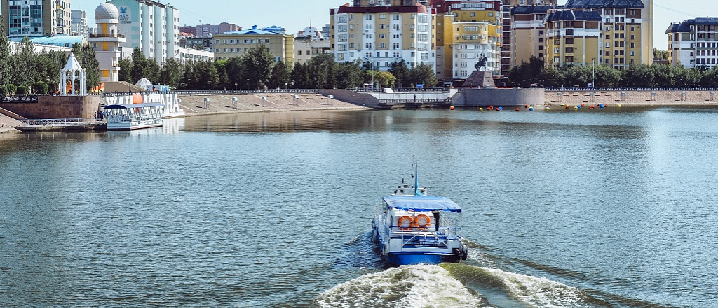 progulka-s-gidom-ekskursovodom-gde-ostanovit-sya-pokushat-i-pogulyat-v-astane-esli-ty-tut-vpervye