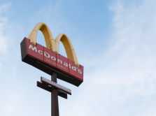 pervyy-moskovskiy-makdonalds-vernet-sovetskie-ceny-v-chest-svoego-30-letiya