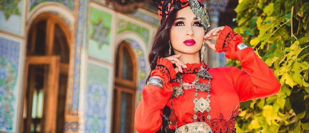 top-5-of-popular-abroad-singers-from-central-asia