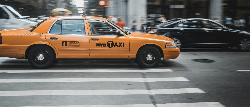 how-to-order-a-taxi-in-baku-taxi-services-for-getting-around-the-city