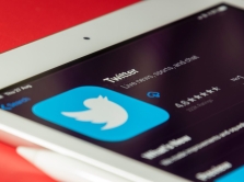 ilon-mask-izmenit-logotip-twitter-na-bukvu-h