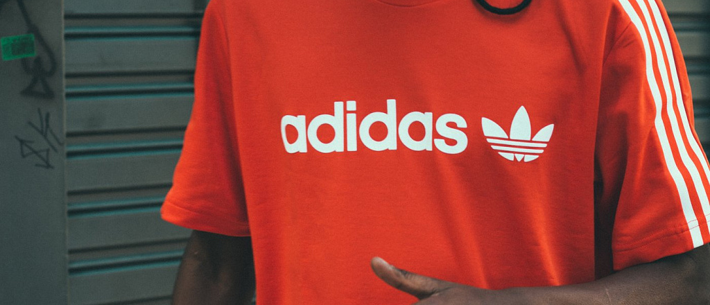adidas-zapuskaet-novyy-leybl-sportivnoy-odezhdy-s-wednesday
