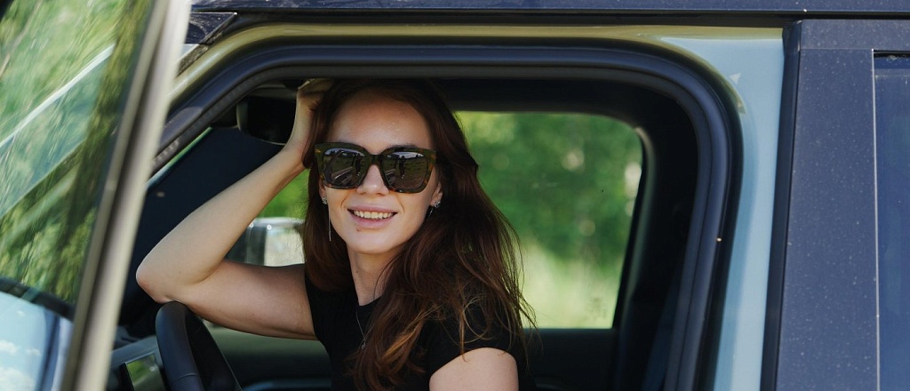 zhenschiny-lidery-kak-oksana-scherbakova-sozdaet-marketing-avtobrendov-urovnya-jaguar-i-range-rover