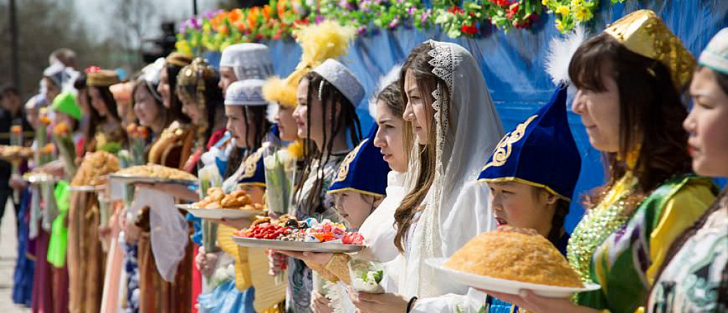 7-5-tonn-baursakov-shubat-pati-i-kazaksha-kures-kak-otmetyat-nauryz-na-zapade-kazahstana