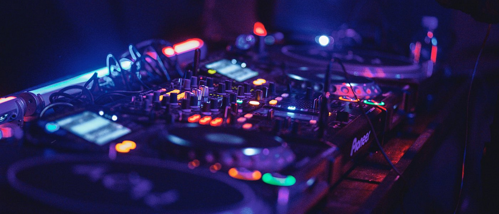 imanbek-david-guetta-i-rita-ora-vypustyat-sovmestnyy-mini-al-bom