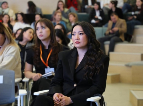 rahat-zhusumambetova-o-cifrovoy-transformacii-kyrgyzstana-i-zhenskom-liderstve