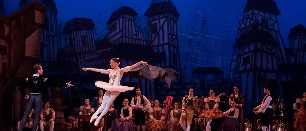 bravo-ay-ayymen-astana-opera-teatry-mereytoyly-mausymdy-aya-tady