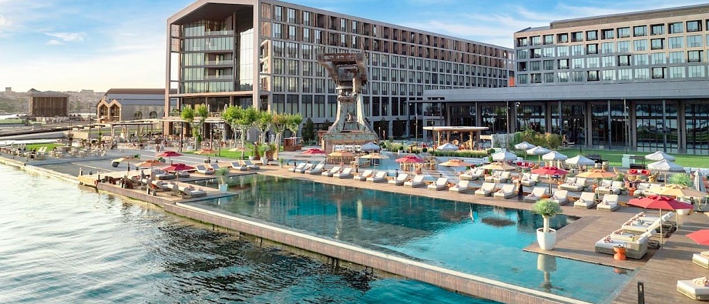 5-prichin-pochemu-novyy-rixos-tersane-istanbul-ideal-nyy-vybor-dlya-otdyha-v-stambule