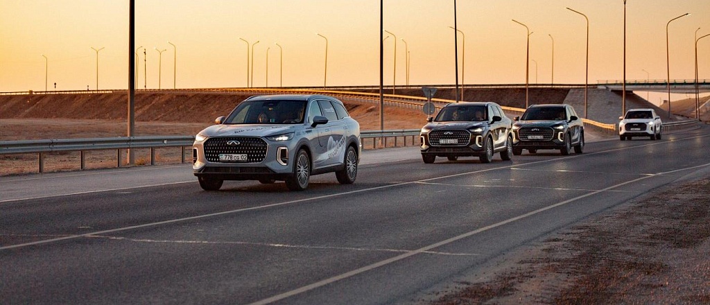 chery-tiggo-9-test-drayv-na-baykonur-i-prezentaciya-v-stile-black-white