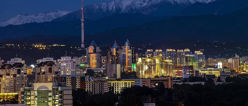 17-mest-v-almaty-kotorye-rabotayut-kruglosutochno-avtomoyki-apteki-i-kovorkingi