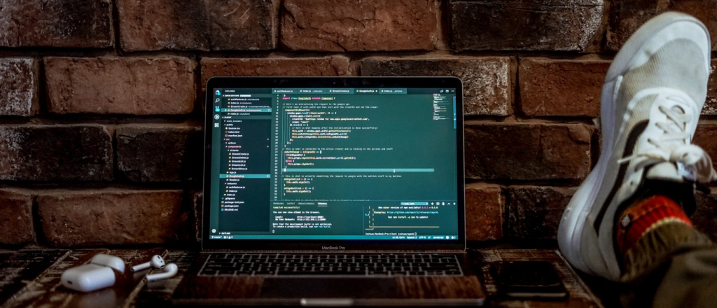 o-platforme-codecademy-gde-besplatno-izuchat-programmirovanie-i-poznakomit-sya-s-kollegami-so-vsego-mira
