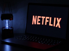 vypusknica-iqanat-snyalas-v-fil-me-ot-netflix