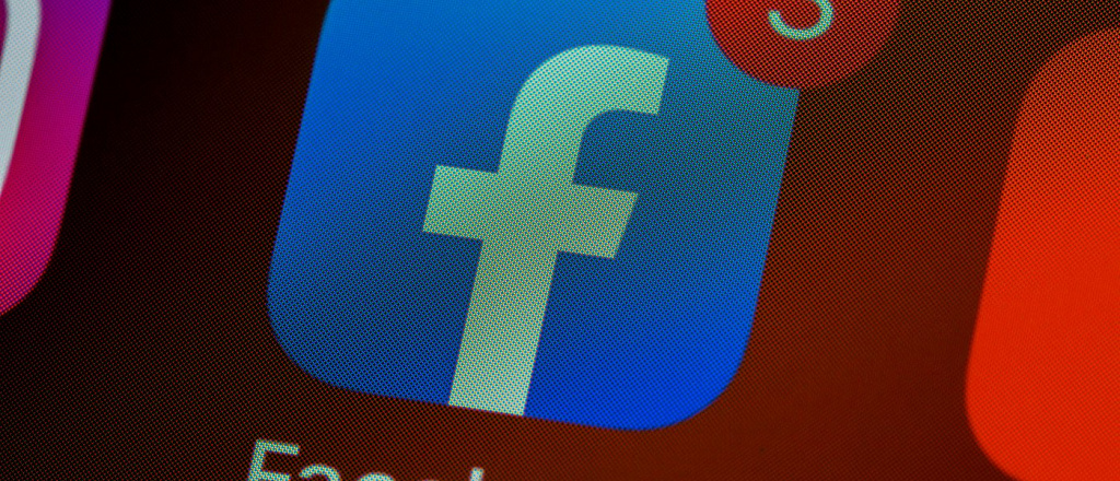 facebook-razreshit-dobavlyat-reklamu-v-video-dlitel-nost-yu-vsego-1-minutu