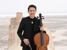 samyy-populyarnyy-molodoy-violonchelist-ch-i-video-v-instagram-videl-kazhdyy-o-svoey-missii-i-koncertah
