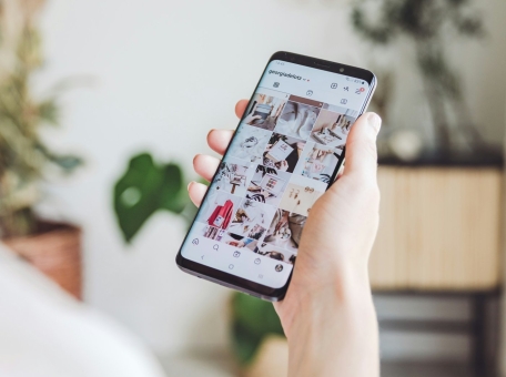 instagram-zapustila-svoyu-torgovuyu-ploschadku-chtoby-ob-edinit-brendy-i-avtorov-kontenta-v-vos-mi-stranah