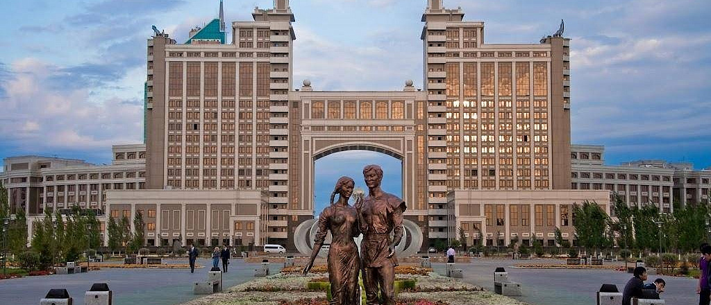 besplatnye-uroki-angliyskogo-yazyka-provodyat-v-parke-astany