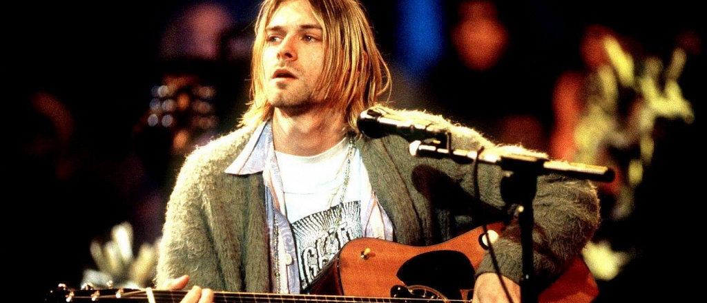 gitaru-kurta-kobeyna-s-mtv-unplugged-prodali-za-rekordnye-6-000-000