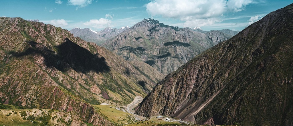 dostoprimechatel-nosti-kyrgyzstana-mesta-kotorye-stoit-posetit-v-strane