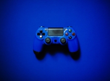 spider-man-2-remeyk-mgs-3-assassin-s-creed-mirage-glavnye-treylery-s-playstation-showcase