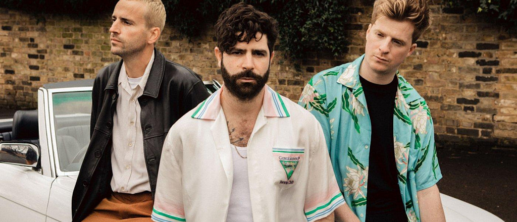 foals-vypustili-sed-moy-al-bom-life-is-yours