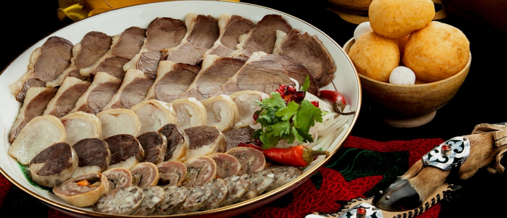 kak-v-raznyh-regionah-kazahstana-podayut-beshbarmak