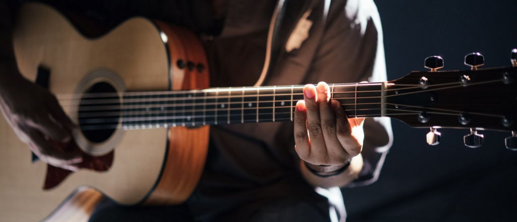 fender-podarit-novym-pol-zovatelyam-besplatnye-tutorialy-po-igre-na-gitare