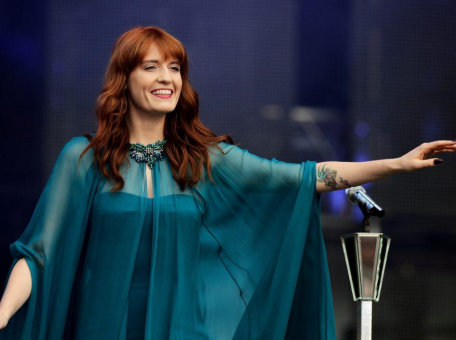 florence-and-the-machine-vernulis-s-novym-singlom-king-i-pokazali-video-na-nego