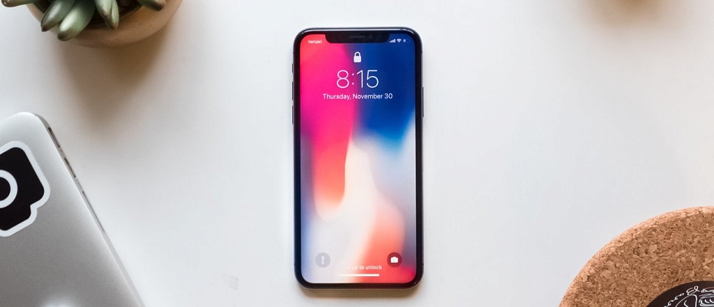 apple-planiruet-prevratit-ekrany-blokirovki-iphone-v-smart-displei