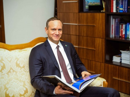diplomat-iz-vengrii-ob-obschih-kornyah-s-kazahami-i-kakie-lyudi-zhivut-v-kazahstane