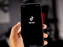 tiktok-zaymetsya-dostavkoy-edy-i-otkroet-set-temnyh-kuhon