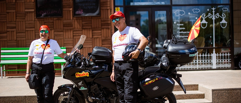 a-trip-around-the-world-by-bike-a-couple-from-macedonia-is-going-to-drive-100-000-km