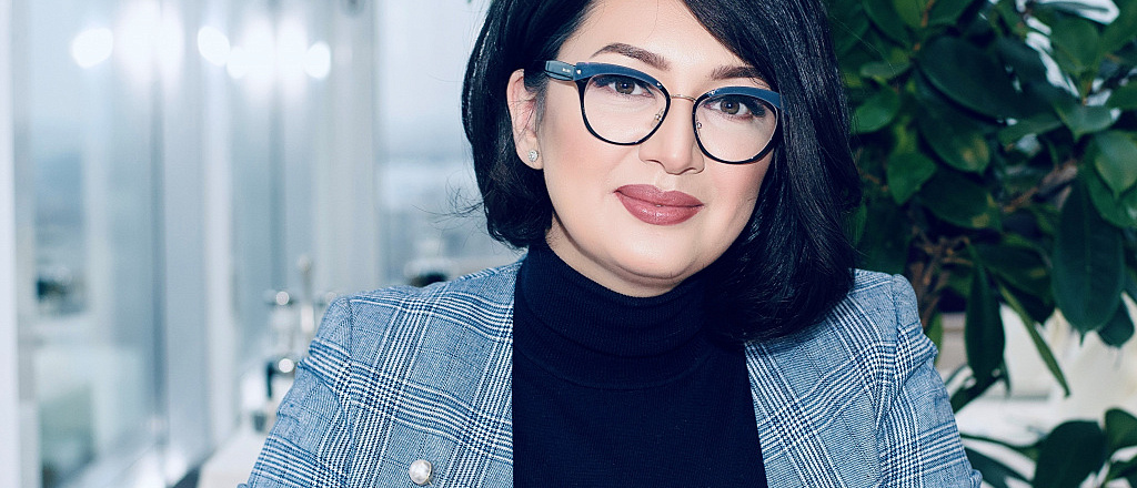 aziza-umarova-o-tom-kak-na-nee-povliyali-gody-raboty-v-oon-i-kakih-principov-priderzhivaetsya