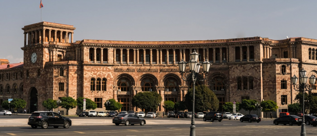 6-prichin-posetit-armeniyu-nacional-naya-kuhnya-vino-i-ekoturizm