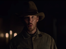 netflix-opublikoval-treyler-fil-ma-sila-sobaki-s-benediktom-kamberbatchem-i-kirsten-danst