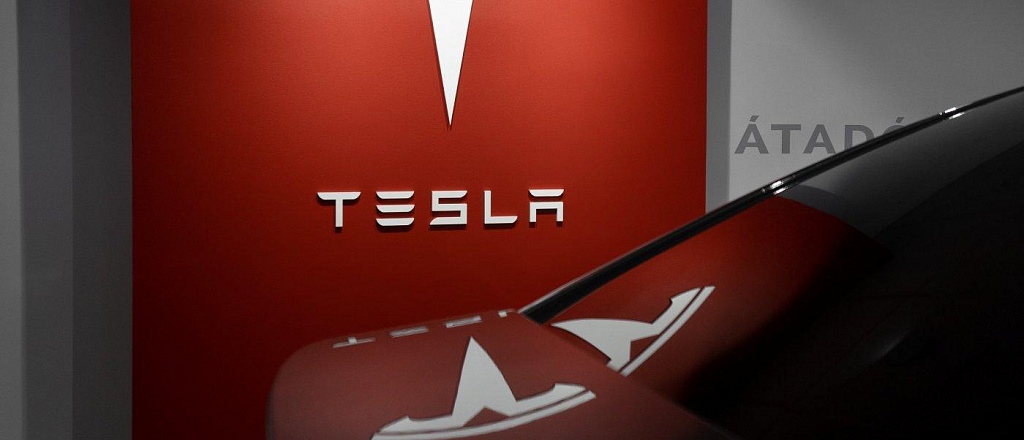 tesla-vypustila-i-prodala-rekordnoe-chislo-elektromobiley-v-2021-godu