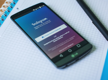telekanal-rbk-zapustil-pervoe-v-rossii-analiticheskoe-shou-v-instagram