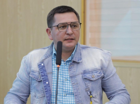 biznes-keys-kak-vyraschivat-yagody-i-ovoschi-bez-zemli-i-solnechnogo-sveta-i-reshat-problemy-ekologii